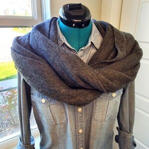 LUCKY BRAND OVERSIZE LONG SCARF WRAP SHAWL GREY ACRYLIC BLEND FRINGE WOMEN OS